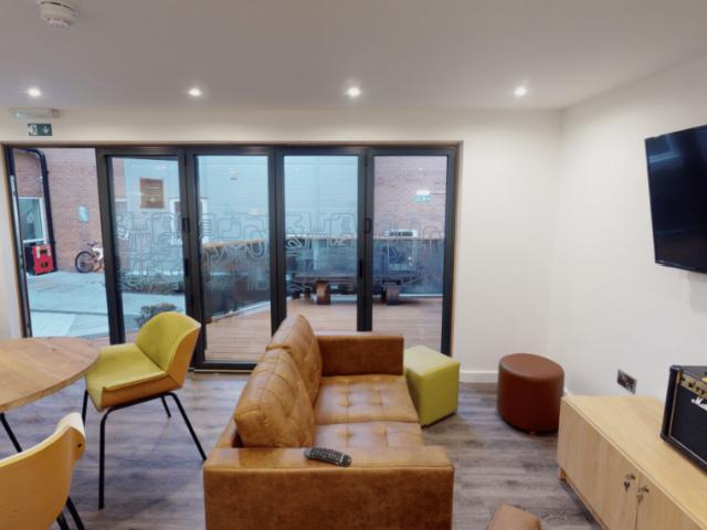 Room for rent in Islington, Calderstones