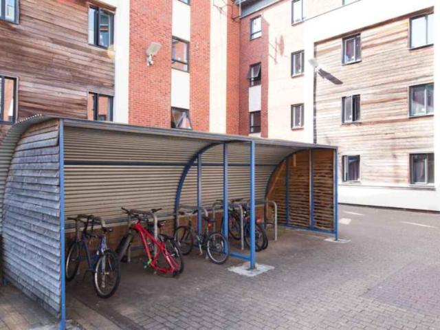 Room for rent in Islington, Calderstones