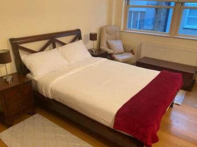Room for rent in Aldgate, Lyons