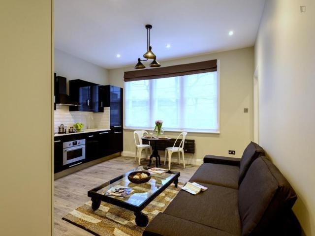 Room for rent in Kilburn, Greater London