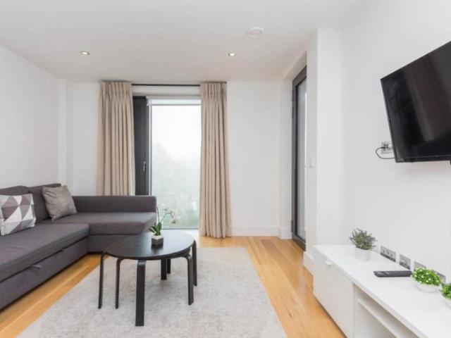 Room for rent in North Kensington, Greater London