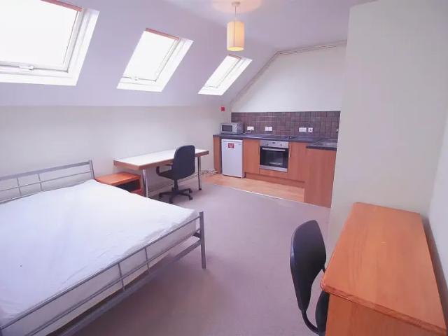 Room for rent in Elmfield, Leicestershire