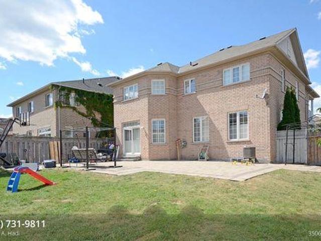Room for rent in Mississauga