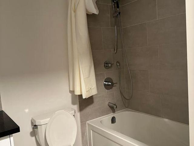 Room for rent in Mississauga, Ontario
