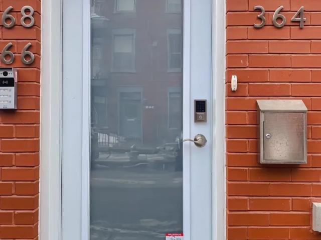Room for rent in St. Leonard's, Quebec
