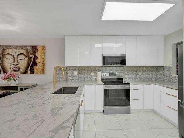 Room for rent in Port Moody, British Columbia