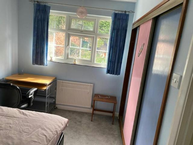 Room for rent in London Borough of Croydon, Purley