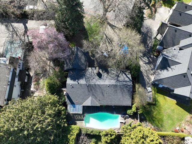Room for rent in Richmond, British Columbia