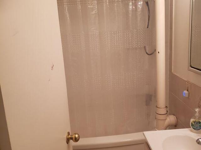 Room for rent in Niagara, Ontario