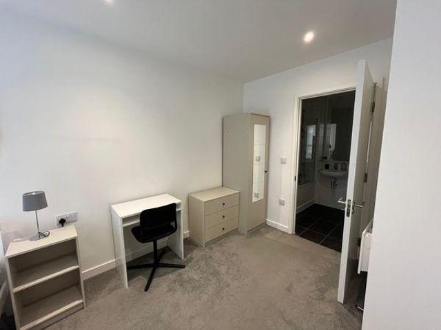 Room for rent in Wharfside, Trafford Park