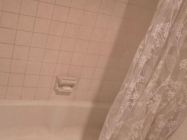 Room for rent in Surrey