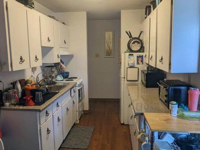 Room for rent in Saanich, British Columbia