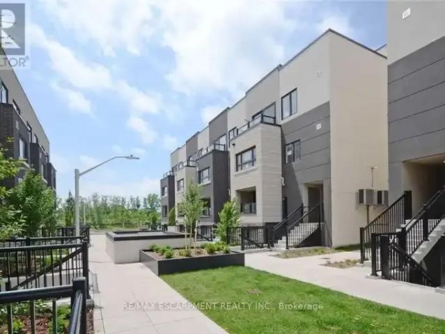 Townhouse for rent in Burlington, Ontario