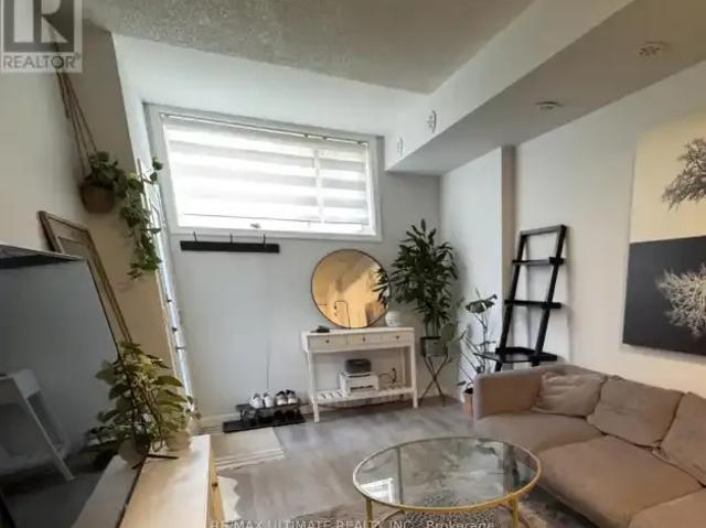 Townhouse for rent in Burlington, Ontario