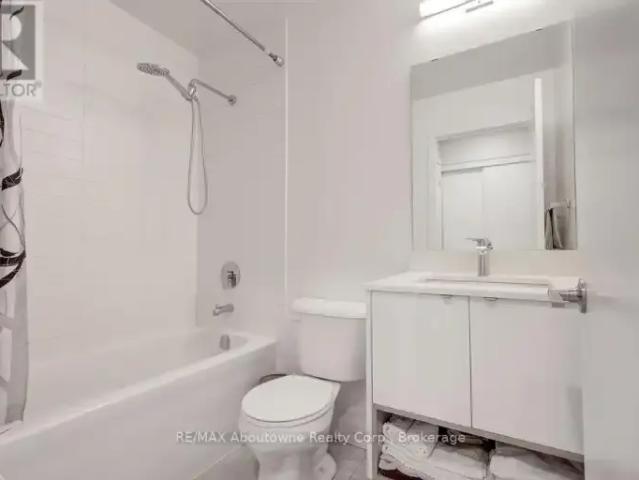 Townhouse for rent in Burlington, Ontario