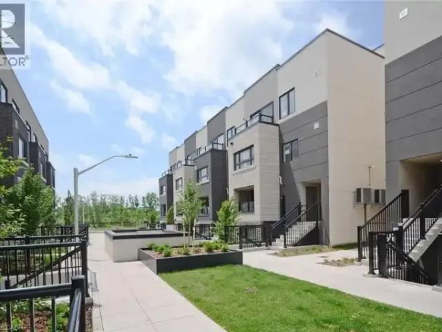 Townhouse for rent in Burlington, Ontario