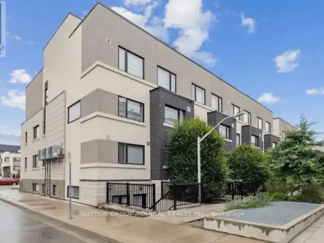 Townhouse for rent in Burlington, Ontario