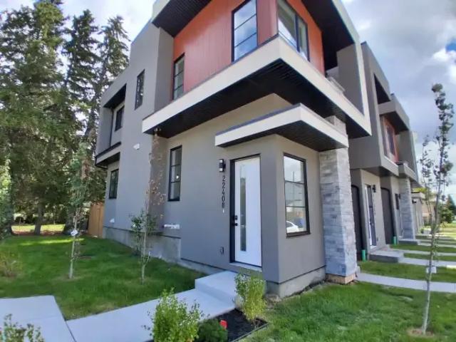 Townhouse for rent in Northwest, Alberta