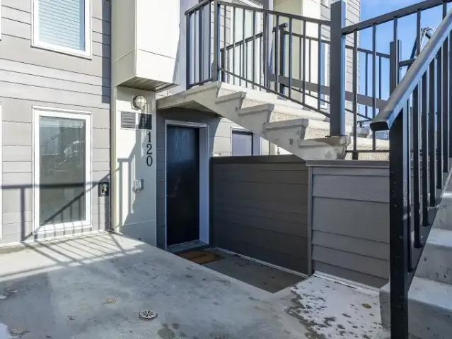 Townhouse for rent in Northwest, Alberta