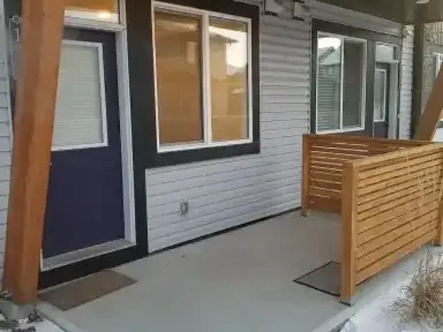 Townhouse for rent in Saddle Ridge, Calgary