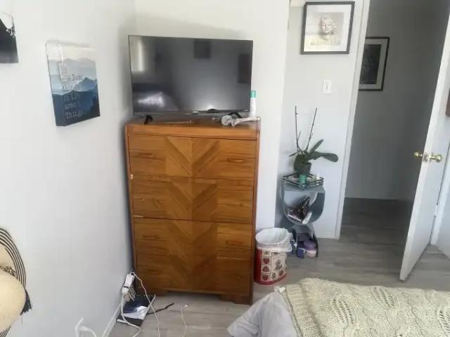 Townhouse for rent in Glenbrook, Calgary