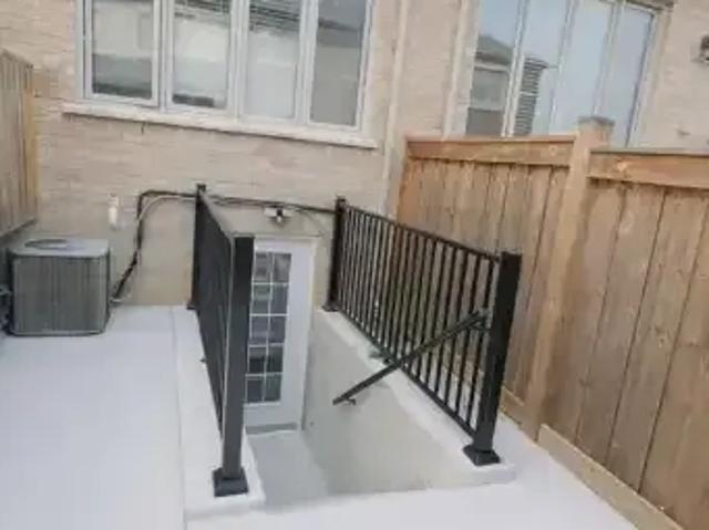 Townhouse for rent in Milton, Ontario