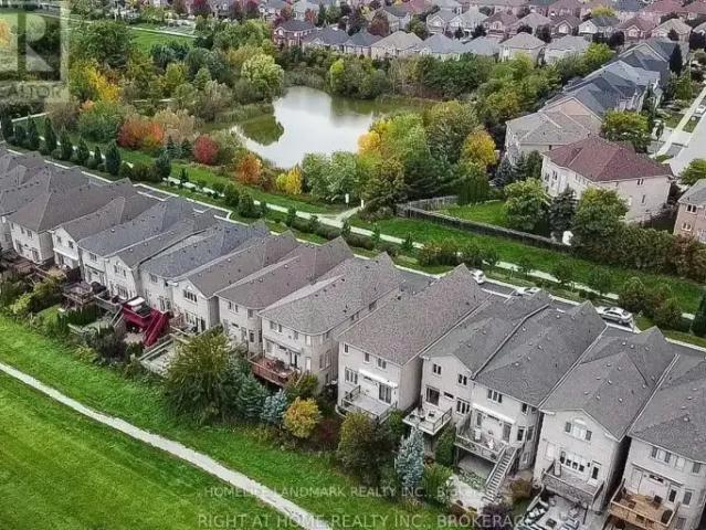 Townhouse for rent in Oakville, Golden Horseshoe