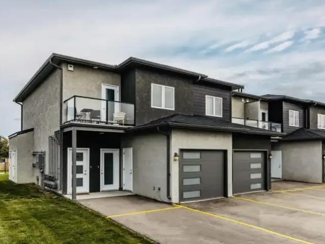 Townhouse for rent in Ste. Anne, Manitoba