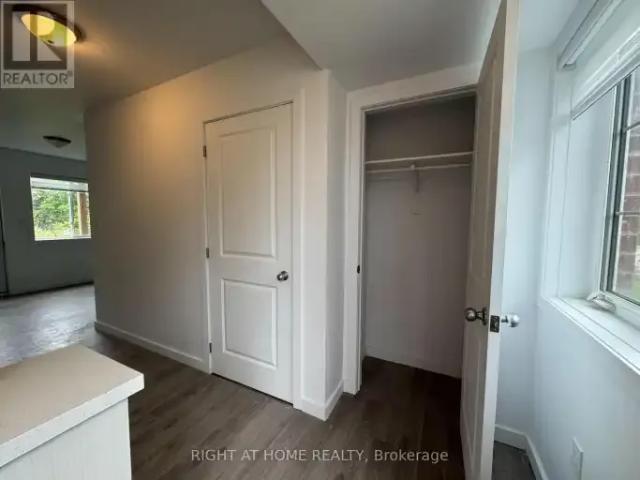 Townhouse for rent in Welland, Golden Horseshoe