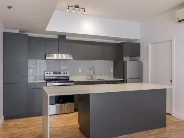 Condo for rent in St. Leonard's, Quebec