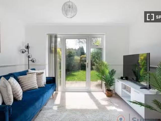 Apartment for rent in Red Hill, Surrey