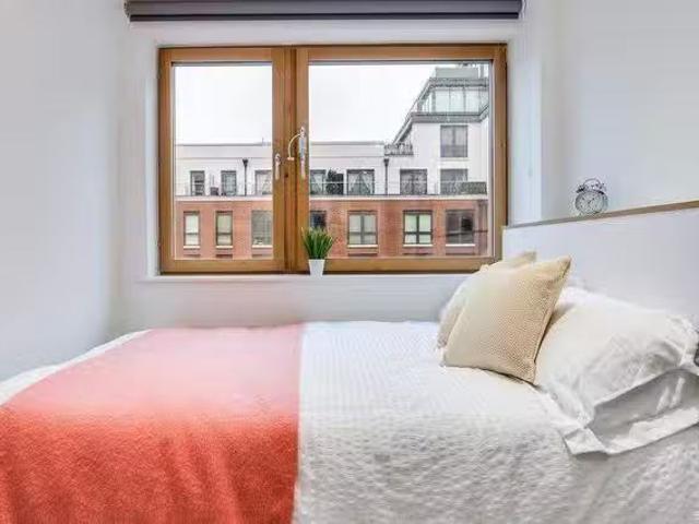 Apartment for rent in Sands End, Greater London