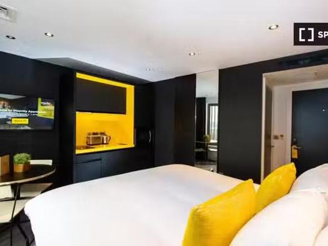 Apartment to rent in Bluebell, North Tipperary