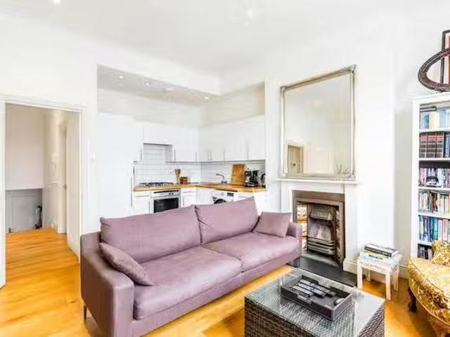 Apartment for rent in North Kensington, Greater London