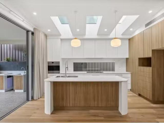 House for rent in Wollongong West, New South Wales