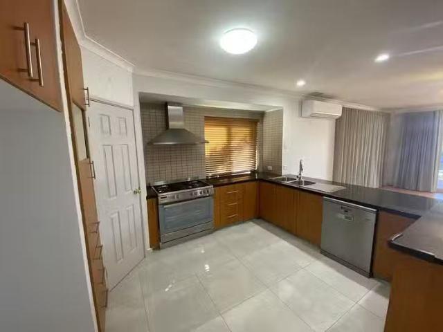 House for rent in Ballajura, Western Australia
