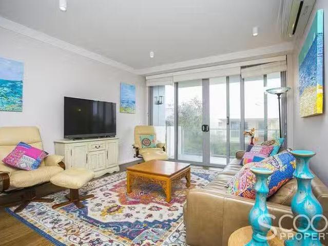 House for rent in North Coogee, Western Australia