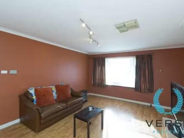 House for rent in Queens Park, Western Australia