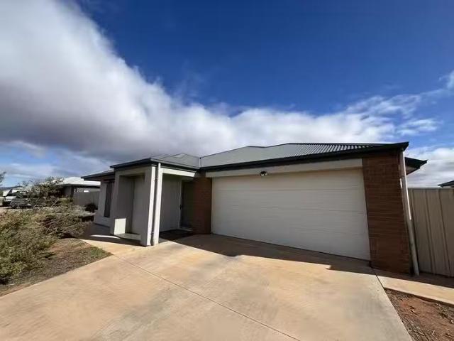 House for rent in Victoria
