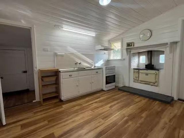 House for rent in Carisbrook, Victoria