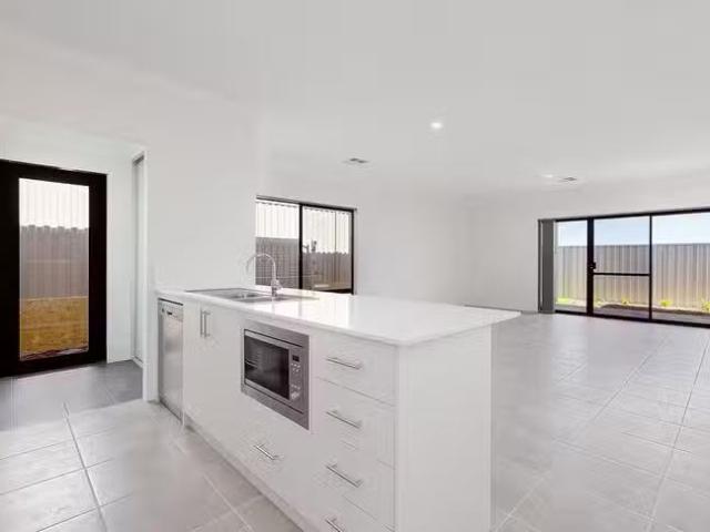 House for rent in Sinagra, Western Australia