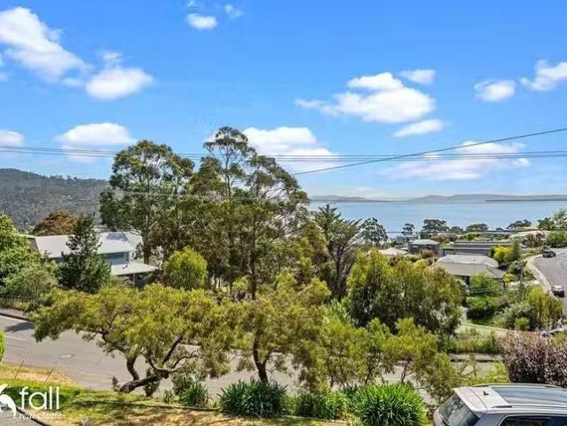 House for rent in Kingston Beach, Tasmania