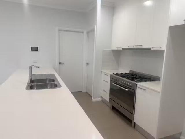 House for rent in Wollongong West, New South Wales