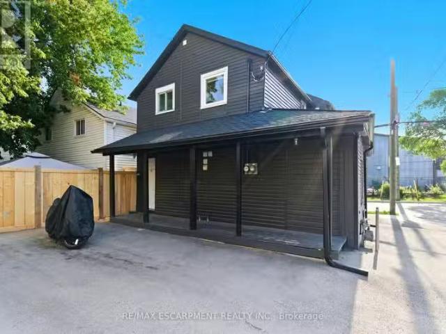 House for rent in Ancaster, Ontario