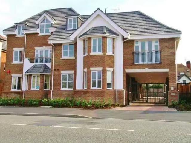 Apartment for rent in Horsell, Woking