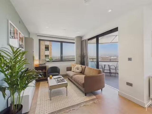 Apartment for rent in Brentford End, Greater London