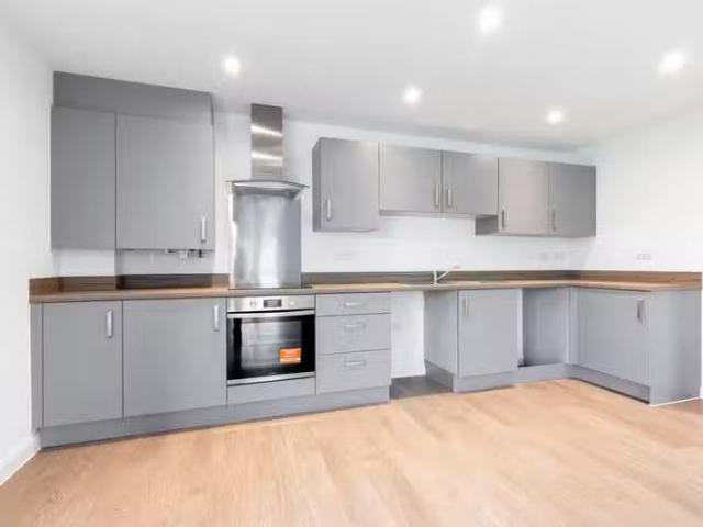 Apartment for rent in Prestbury, Golden Valley