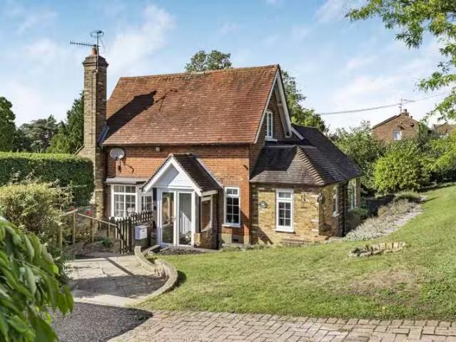 House for rent in Pachesham Park, Surrey