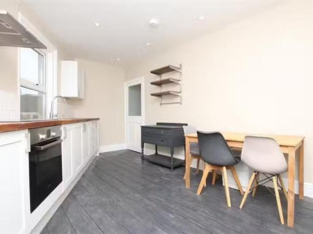 Apartment for rent in Elmhurst Estate, Batheaston