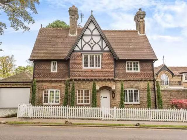 House for rent in Hadley Wood, Greater London